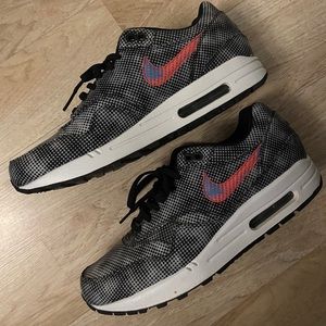 Nike running shoes size 9.5 men or 10.5 women new